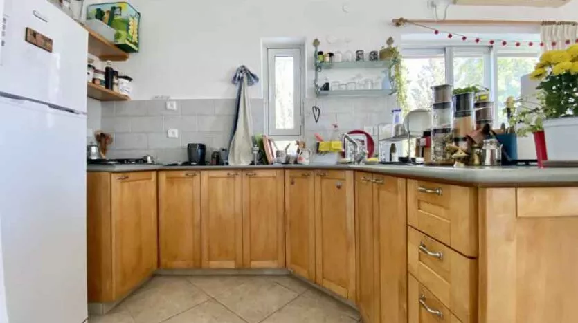 Abu-Tor 1 BR top floor