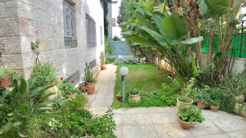 Abu-Tor 1 BR top floor