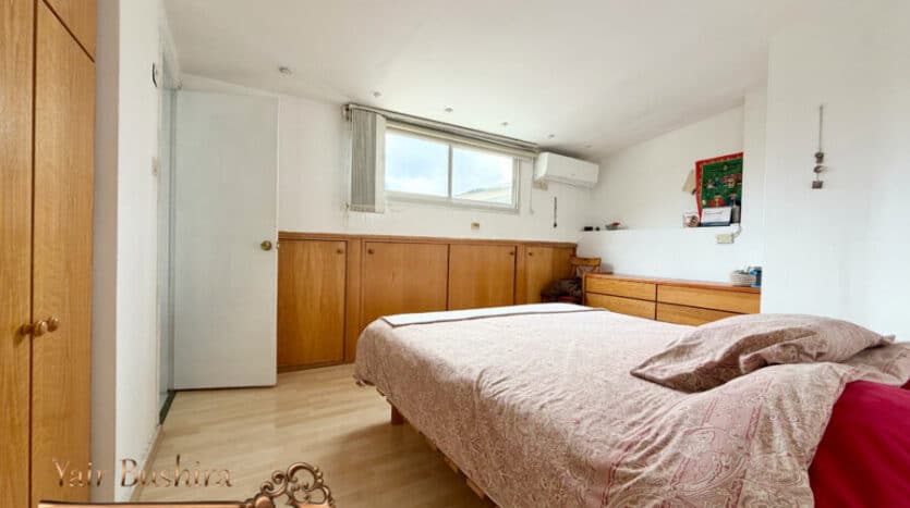 Abu-Tor 2 BR furnished Penthouse