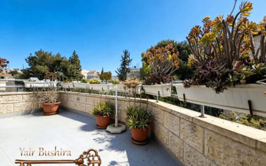 Abu-Tor 2 BR furnished Penthouse