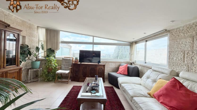 Abu-Tor 2 BR furnished Penthouse