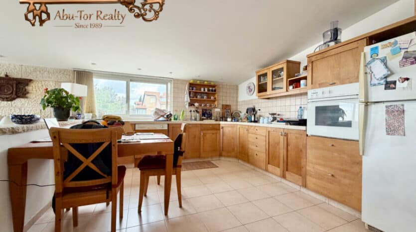 Abu-Tor 2 BR furnished Penthouse