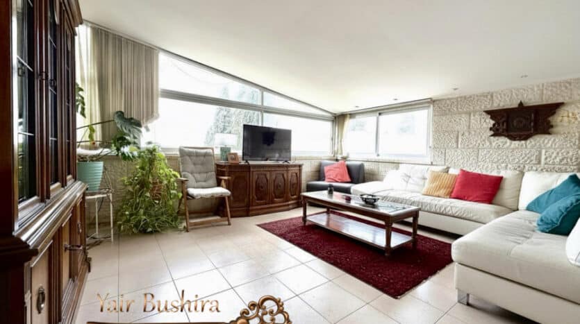 Abu-Tor 2 BR furnished Penthouse