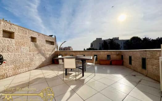 Arnona - 3 BR with a huge terrace