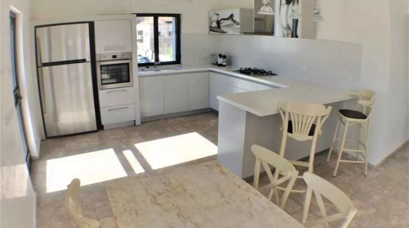 luxurious 3 BR Penthouse in Musrara