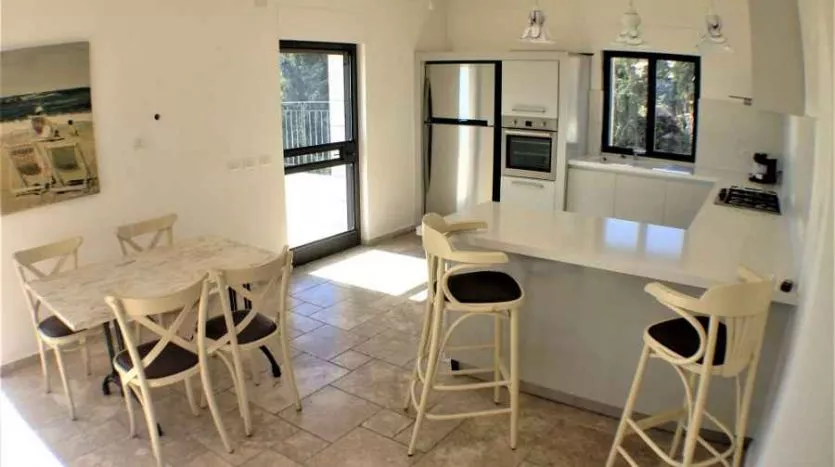 luxurious 3 BR Penthouse in Musrara