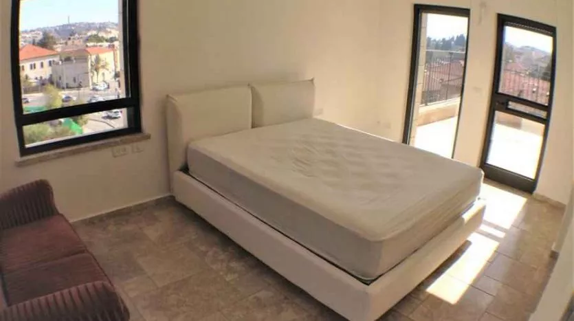 luxurious 3 BR Penthouse in Musrara