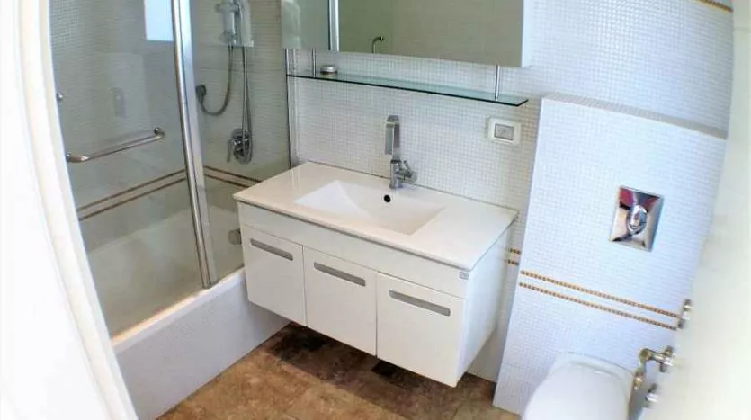 luxurious 3 BR Penthouse in Musrara