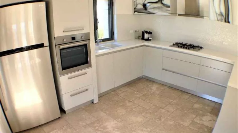 luxurious 3 BR Penthouse in Musrara