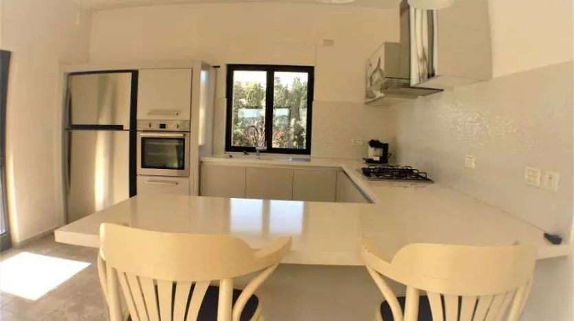 luxurious 3 BR Penthouse in Musrara