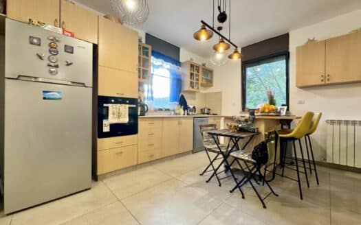 Arnona - super large 3 BR apt