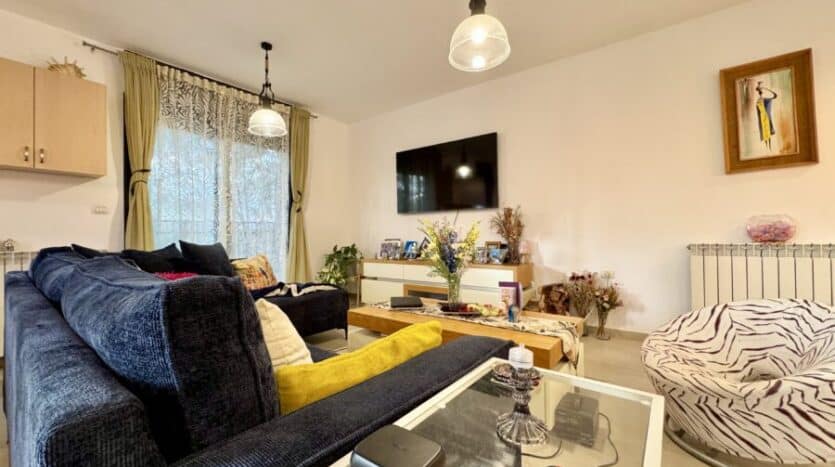 Arnona - super large 3 BR apt