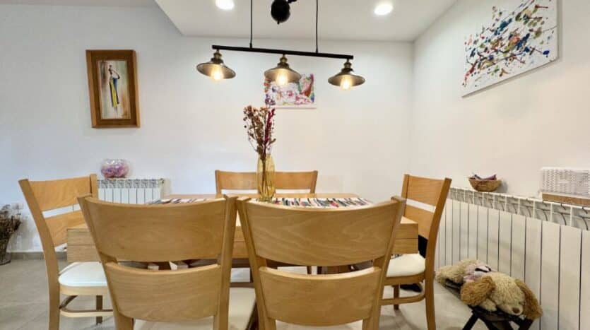 Arnona - super large 3 BR apt