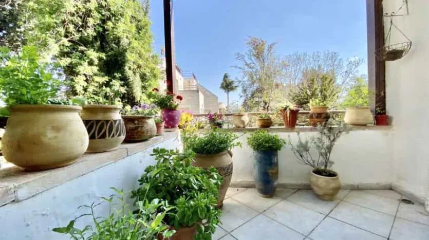 Abu-Tor - Large one BR fully furnished