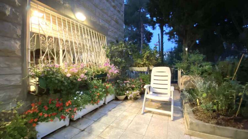 East Talpiot - Gorgeous large 3 BR with garden