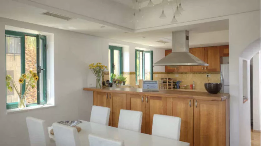 Abu-Tor - Amazing 4 BR + rooftop terrace