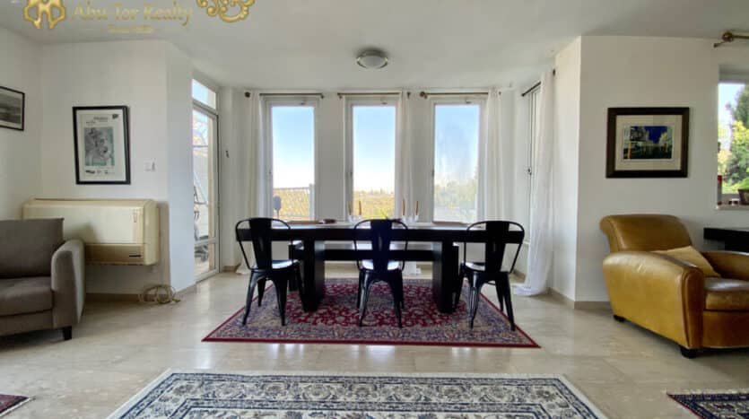 Caspi st - A luxury house with Large Garden