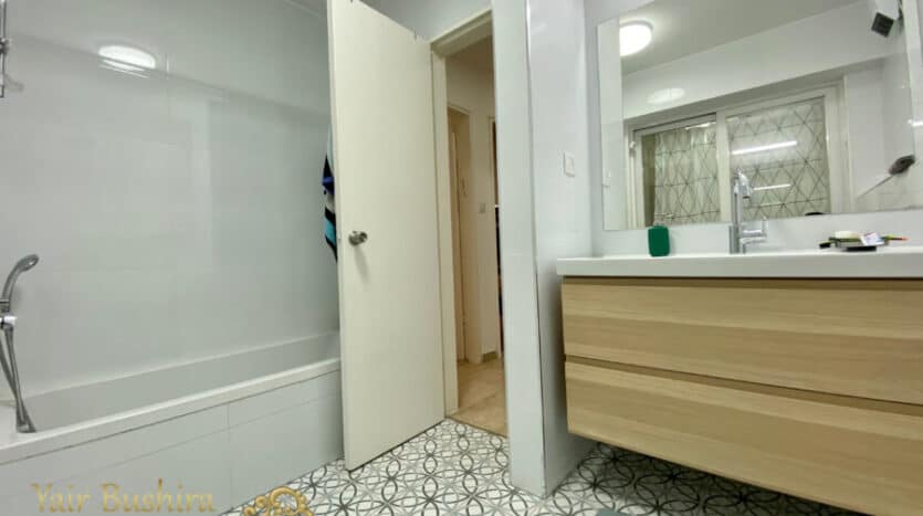 Caspi st - A luxury house with Large Garden