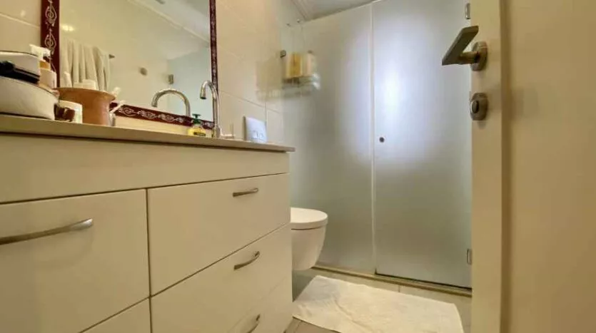 Rehavia - 3 BR Top floor apt