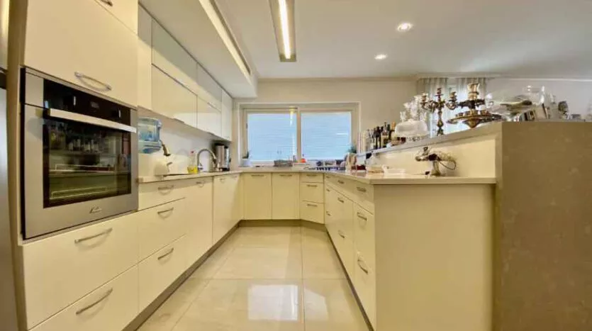 Rehavia - 3 BR Top floor apt