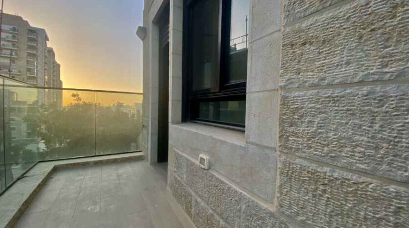 Arnona - New penthouse with large terrace