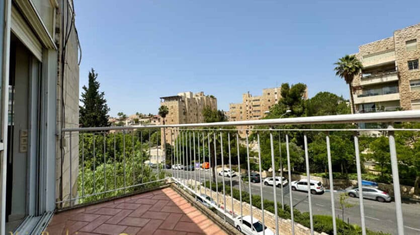 Talbieh – 2 BR apt | Beautiful | Partly furnished