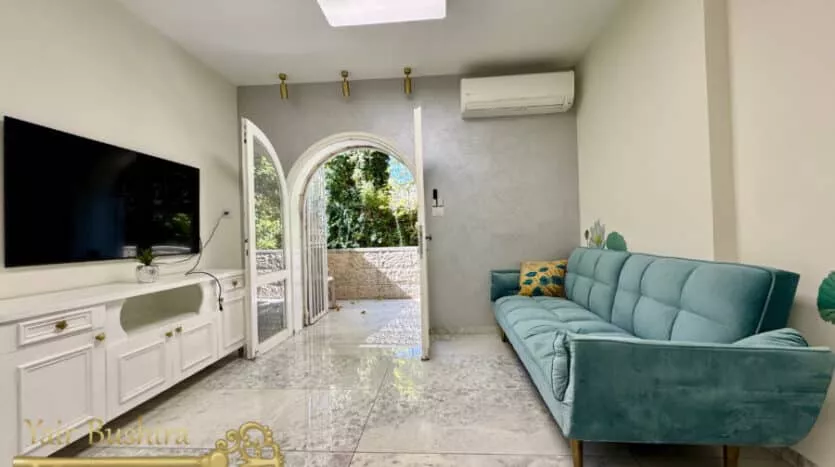 Abu-Tor – 2 BR | Renovated | Furnished