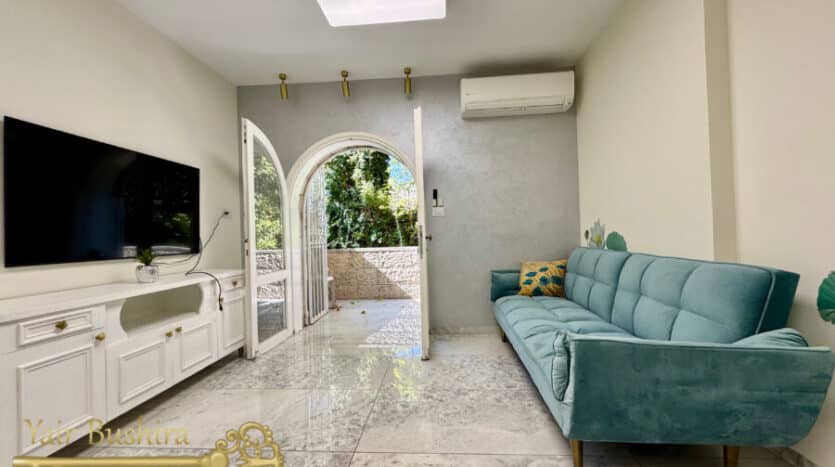 Abu-Tor – 2 BR | Renovated | Furnished