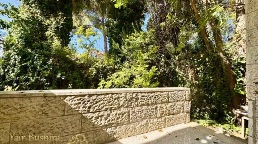 Abu-Tor – 2 BR | Renovated | Furnished