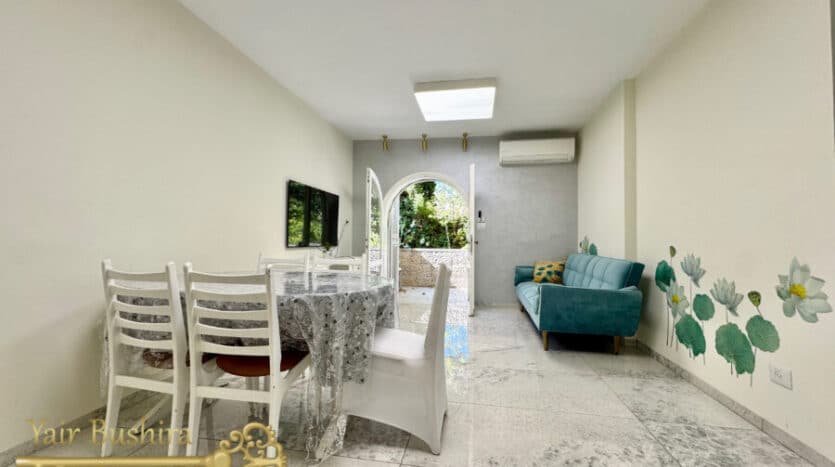 Abu-Tor – 2 BR | Renovated | Furnished