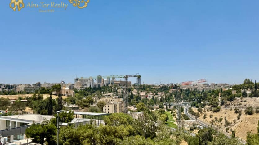 Abu-Tor – Amazing 2 br apartment + office