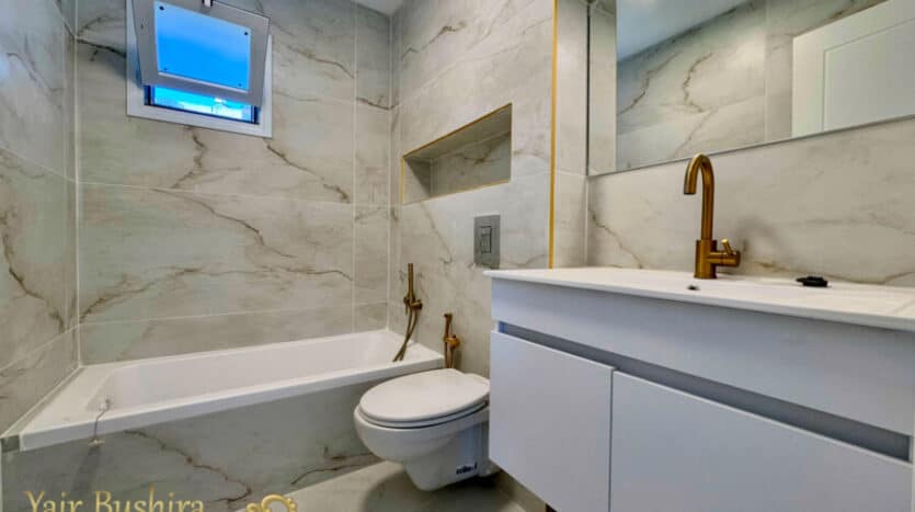 East Talpiot - 3 BR | 1 Bath | 90 m²