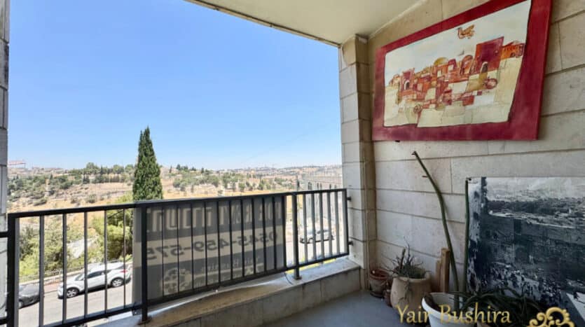 Abu-Tor – Amazing 2 br apartment + office