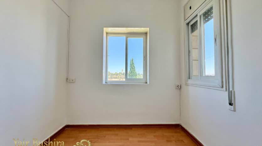 Abu-Tor – Amazing 2 br apartment + office