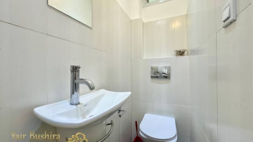 Abu-Tor – Amazing 2 br apartment + office
