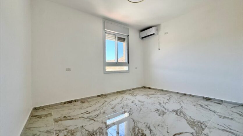 East Talpiot - 3 BR | 1 Bath | 90 m²