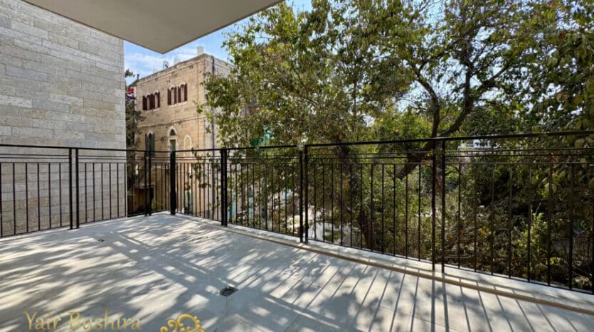 Abu-Tor - Brand new 1 BR apt with large balcony and beautiful view