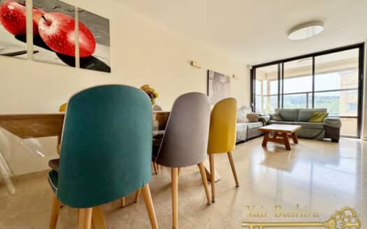 East Talpiot – 4 BR Prime Street Location!