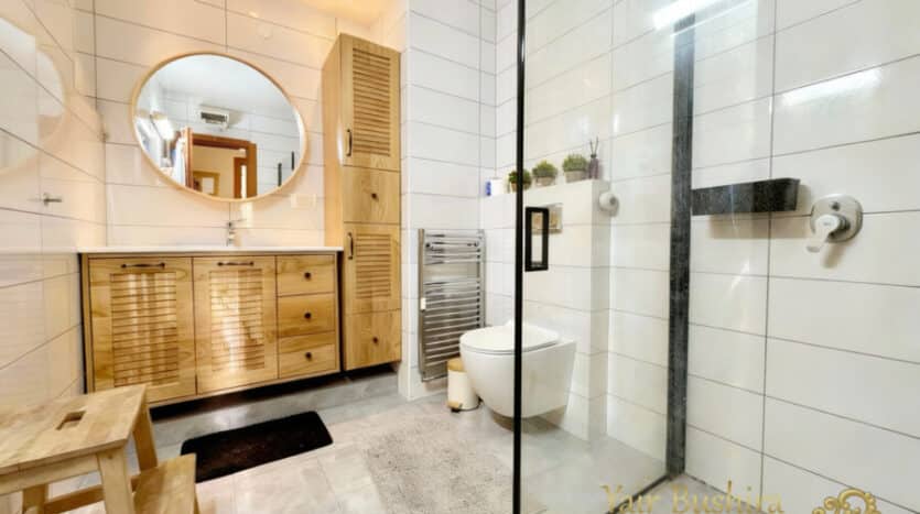 East Talpiot – 4 BR Prime Street Location!