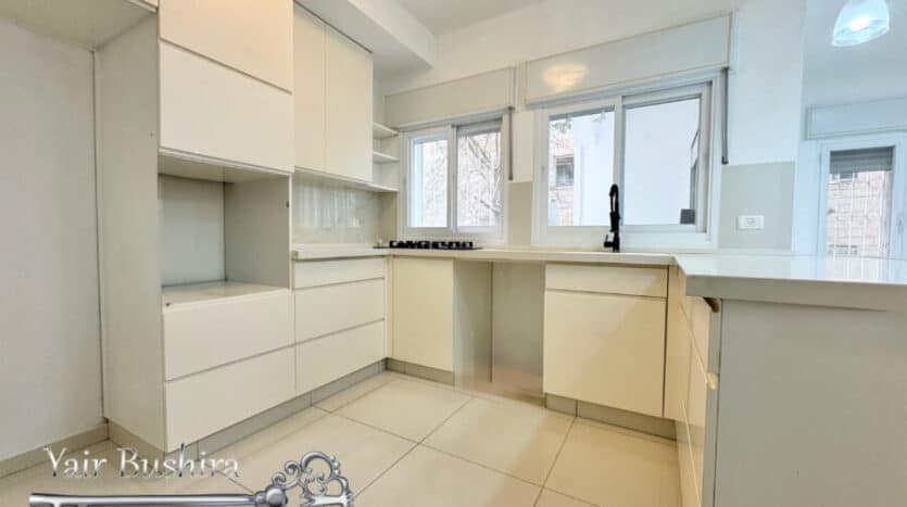 Abu-Tor - 4 BR beautiful apartment | one time opportunity