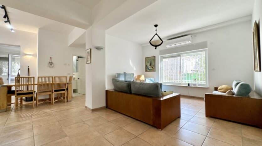 Abu-Tor – 2 BR | Garden apt | Fully furnished
