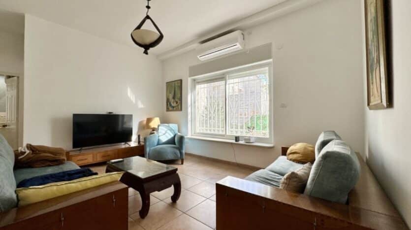 Abu-Tor – 2 BR | Garden apt | Fully furnished