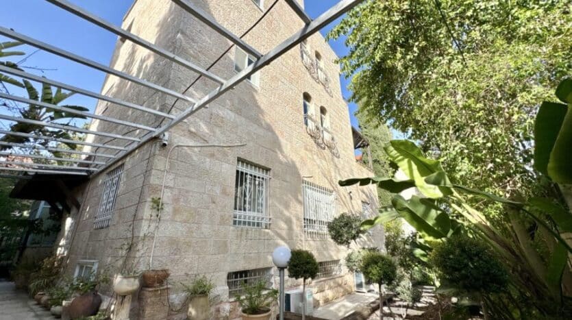 Abu-Tor – 2 BR | Garden apt | Fully furnished