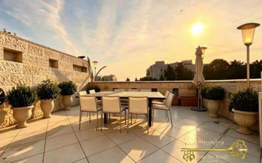 Arnona - 3 BR | Large terrace | Rare property