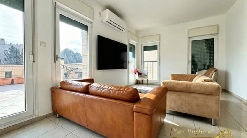 Arnona - 3 BR | Large terrace | Rare property