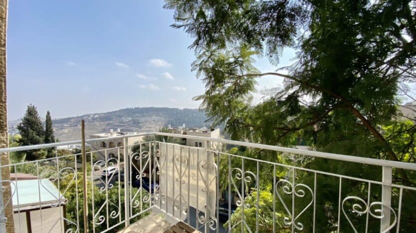 Abu-Tor - Wonderful 2 BR for sale